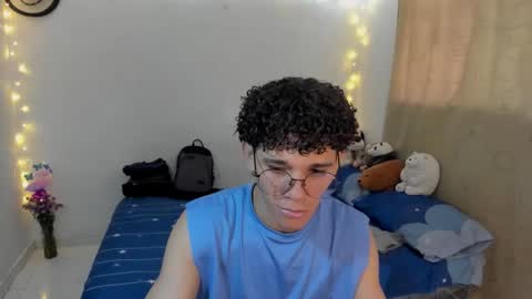 Snapshot of tom_blue10 chatting on 20, 11, 2025 Tom Blue online show from 20, 11, 2025