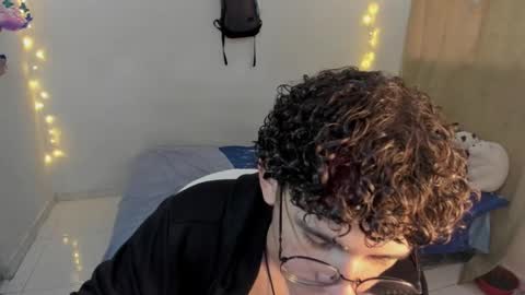 Snapshot of tom_blue10 chatting on 16, 12, 2025 Tom Blue online show from 16, 12, 2025