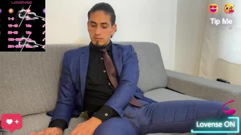 Snapshot of tom_blunt96 chatting on 19, 12, 2025 TOM online show from 19, 12, 2025