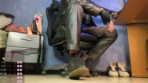 Tom online show from 16, 4, 2026