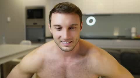 Tom online show from 4, 12, 2025