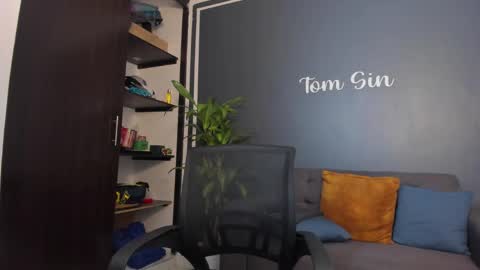 Tom Sin online show from 2, 1, 2025