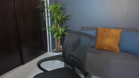 Tom Sin online show from 17, 1, 2025