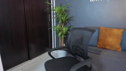 Tom Sin online show from 18, 1, 2025