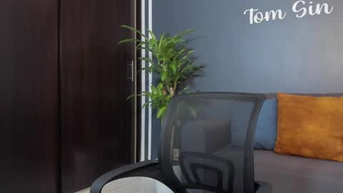 Tom Sin online show from 11, 2, 2025