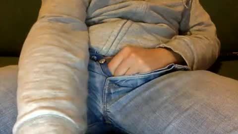 Snapshot of tombi125 chatting on 12, 3, 2025 tombi125 online show from 12, 3, 2025