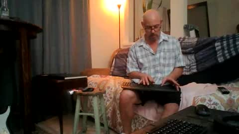 sirmuggsalot online show from 10, 6, 2026