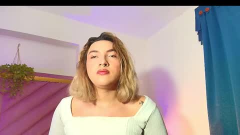 Snapshot of tomlondon_ chatting on 28, 10, 2025 online show from 28, 10, 2025