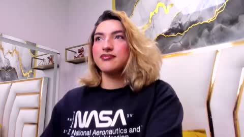 Snapshot of tomlondon_ chatting on 26, 11, 2025 online show from 26, 11, 2025