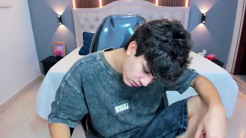 Tommy  online show from 10, 4, 2026