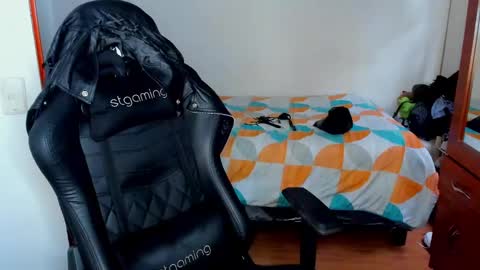 Twitter BreddTommy IG tommy bredd online show from 4, 3, 2025