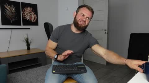  tommy burnzzz  online show from 8, 10, 2025