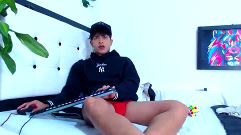 Snapshot of tommy_hotguy chatting on 11, 3, 2025 tommy online show from 11, 3, 2025