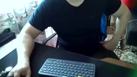 Snapshot of tommy_li_2 chatting on 1, 2, 2025 Tommi Li online show from 1, 2, 2025