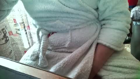 Snapshot of tommy_li_2 chatting on 13, 4, 2026 Tommi Li online show from 13, 4, 2026