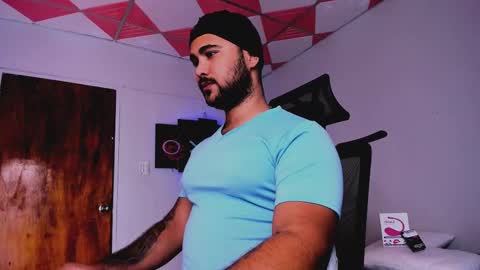 tommy_sccott online show from 18, 2, 2025