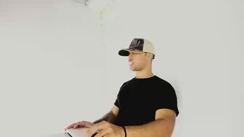 tommy_sccott online show from 24, 9, 2025