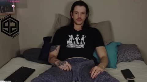 Snapshot of tommy_sins92 chatting on 18, 11, 2025 Tommy Sins online show from 18, 11, 2025