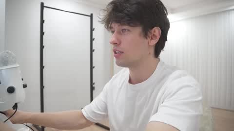 Snapshot of tommyjoyer chatting on 15, 11, 2025 Tommy Joyer online show from 15, 11, 2025