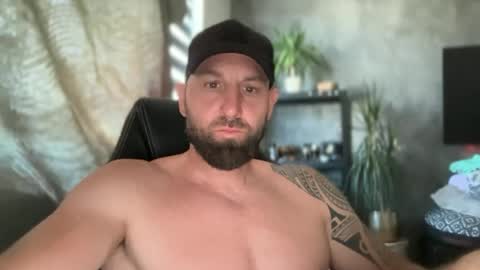 Snapshot of tommyx01 chatting on 24, 6, 2026 Thomas Fit online show from 24, 6, 2026