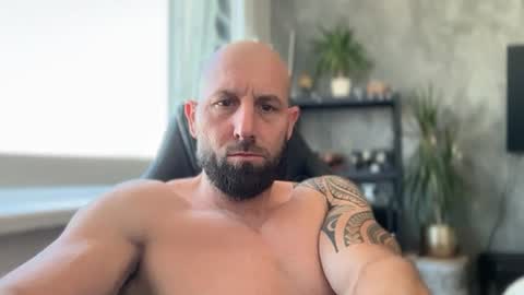 Snapshot of tommyx01 chatting on 25, 6, 2026 Thomas Fit online show from 25, 6, 2026
