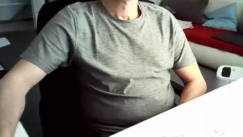 Snapshot of tomtom02029 chatting on 16, 12, 2024 Tom online show from 16, 12, 2024