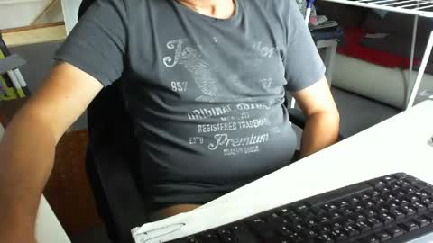 Snapshot of tomtom02029 chatting on 27, 9, 2025 Tom online show from 27, 9, 2025