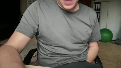 Snapshot of tonisun chatting on 3, 11, 2025 tonisun online show from 3, 11, 2025