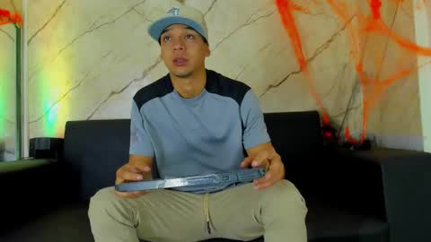 Snapshot of tonnygil chatting on 26, 10, 2025 Tonny online show from 26, 10, 2025