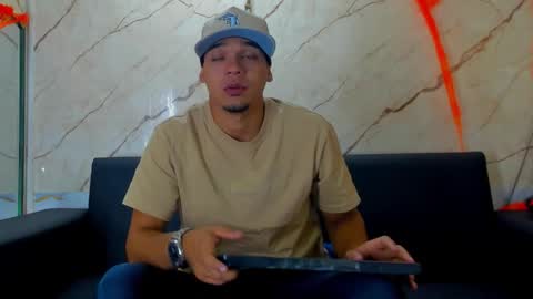 Snapshot of tonnygil chatting on 2, 11, 2025 Tonny online show from 2, 11, 2025