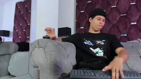 Snapshot of tonybenedetti chatting on 15, 7, 2026 Tony Benedetti online show from 15, 7, 2026