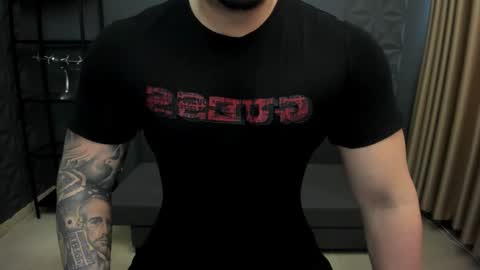 Snapshot of tonywilcoxx chatting on 22, 12, 2024 TonyWilcox online show from 22, 12, 2024