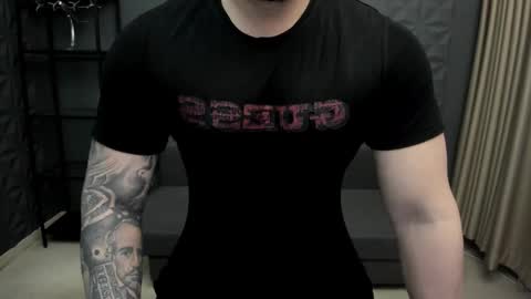 Snapshot of tonywilcoxx chatting on 28, 2, 2025 TonyWilcox online show from 28, 2, 2025