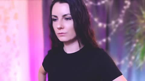 Elizabeth online show from 12, 1, 2025