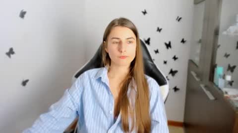 Snapshot of tooboringgirl chatting on 8, 10, 2025 Alisson online show from 8, 10, 2025