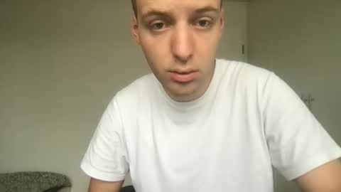 Snapshot of toohottobetrue21 chatting on 10, 9, 2025 Max online show from 10, 9, 2025