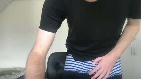 Snapshot of toohottobetrue21 chatting on 5, 10, 2025 Max online show from 5, 10, 2025