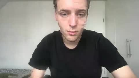 Snapshot of toohottobetrue21 chatting on 31, 10, 2025 Max online show from 31, 10, 2025