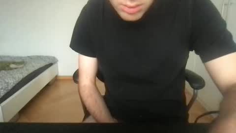 Snapshot of toohottobetrue21 chatting on 13, 11, 2025 Max online show from 13, 11, 2025