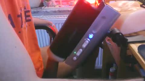 toohugeandstonedxoxo online show from 14, 9, 2025