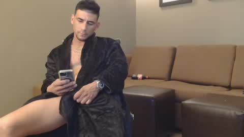 Snapshot of toomuchsmoke chatting on 31, 12, 2024 toomuchsmoke online show from 31, 12, 2024