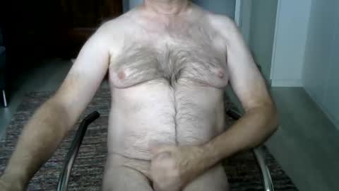 Snapshot of tooohard chatting on 22, 10, 2025 Alex online show from 22, 10, 2025