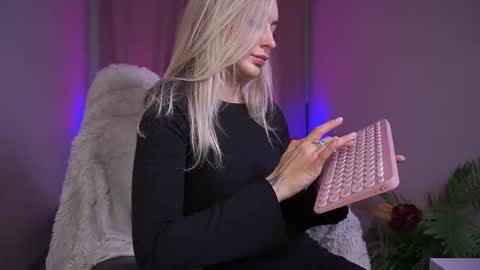 Snapshot of top_grace chatting on 6, 10, 2025 top_grace online show from 6, 10, 2025
