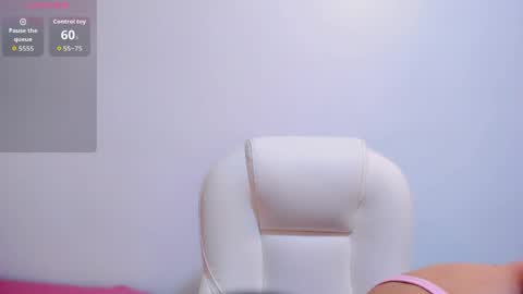 Snapshot of tori_gaviria chatting on 1, 5, 2026 Tori Gaviria online show from 1, 5, 2026