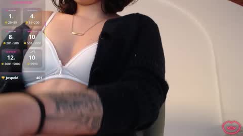 tori_just online show from 22, 12, 2025