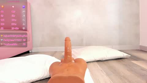 Snapshot of torimonroe_ chatting on 21, 2, 2025 Tori online show from 21, 2, 2025