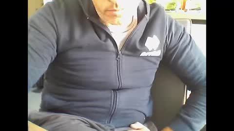 Snapshot of tororex85 chatting on 27, 10, 2025 tororex85 online show from 27, 10, 2025