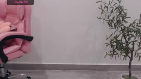 Snapshot of totoro_09 chatting on 16, 9, 2025 Angelina online show from 16, 9, 2025