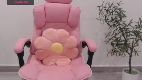 Snapshot of totoro_09 chatting on 18, 9, 2025 Angelina online show from 18, 9, 2025