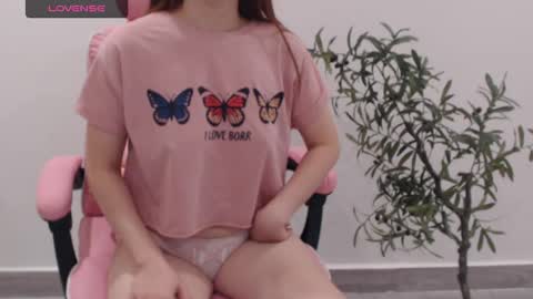 Snapshot of totoro_09 chatting on 25, 9, 2025 Angelina online show from 25, 9, 2025